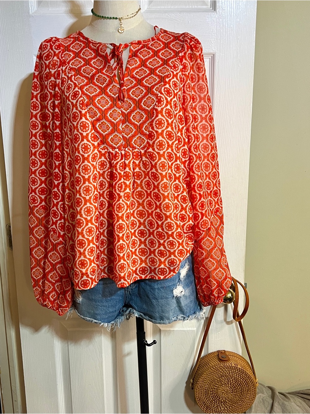 Maison d’Amelie Wms Red Chiffon Sheer Motif Balloon Sleeve Pleated Boho Top M - Picture 3 of 12